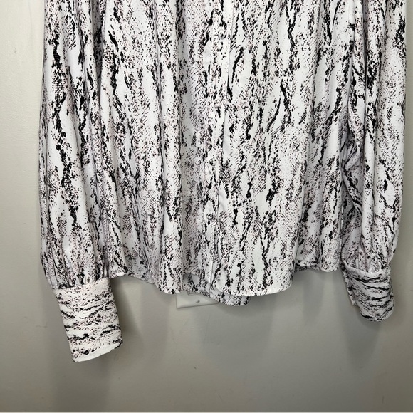 Maison Cinqcent White Snakeskin Blouse Size Small - Picture 4 of 11